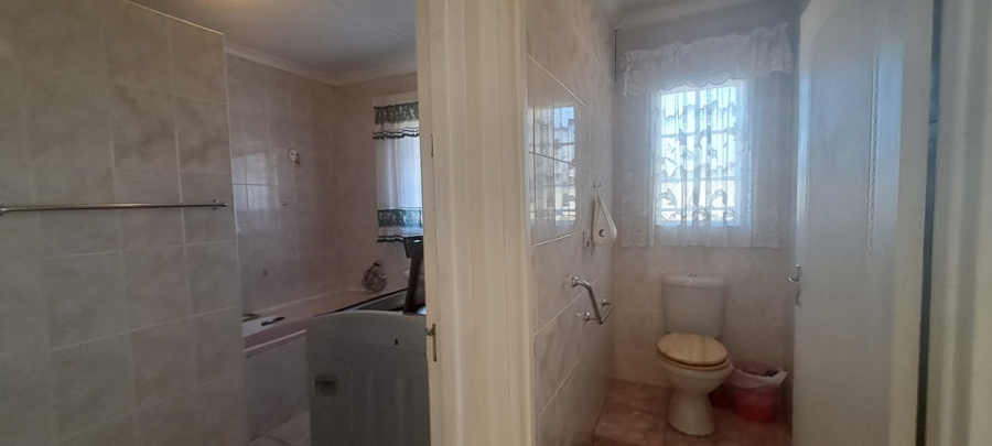 5 Bedroom Property for Sale in Morelig Free State